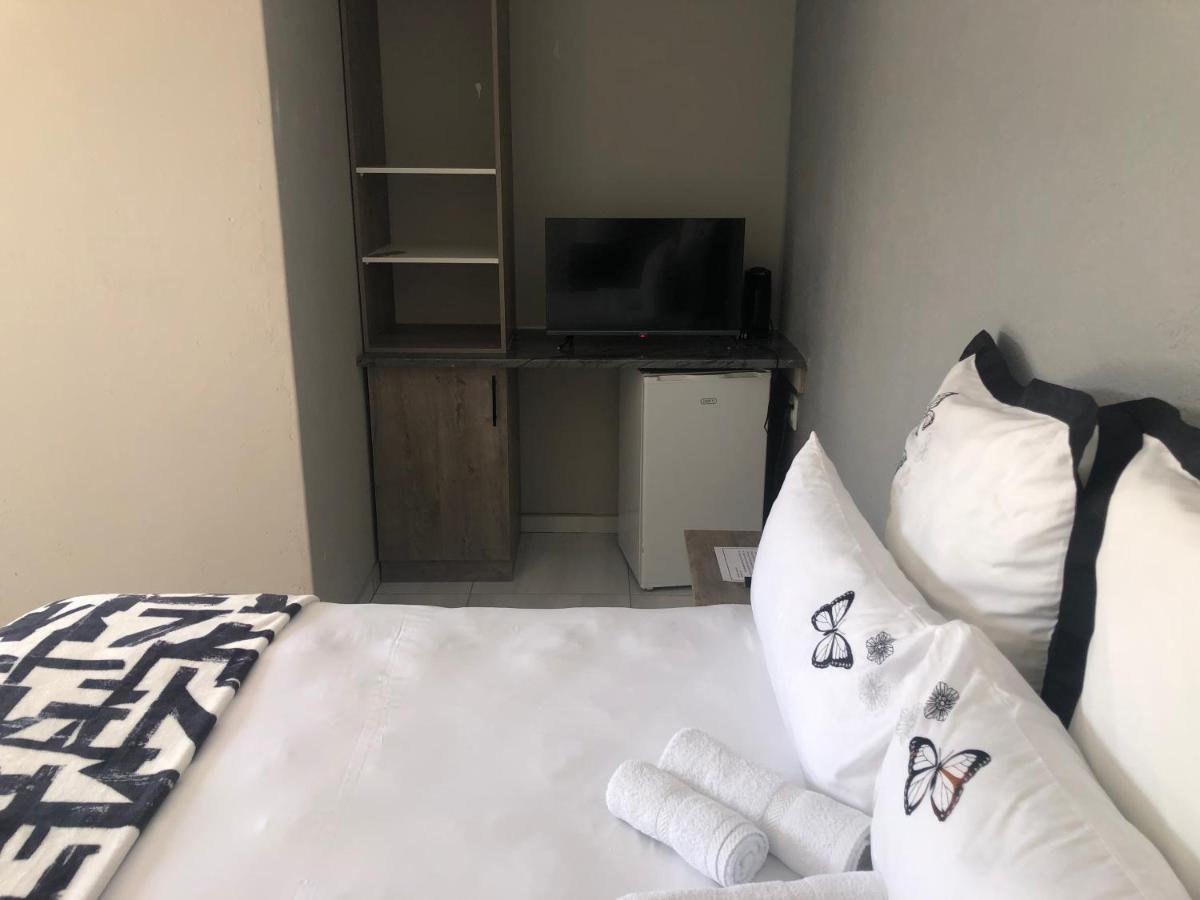 The Nest Overnight And Accommodation Usakos Exteriér fotografie